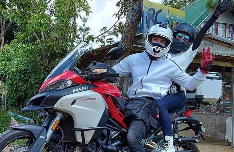 Xian Lim is enjoying together with Kim Chiu in their first long ride